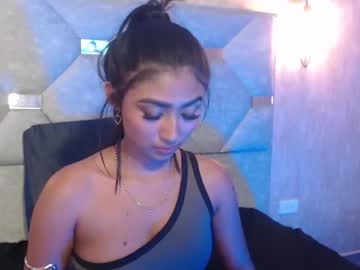 mia hoot01